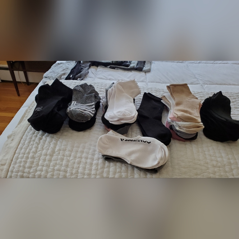 Calvin Klein WomensCasual Socks - Black, Gray, White, Pink, Tan 46 Pairs.